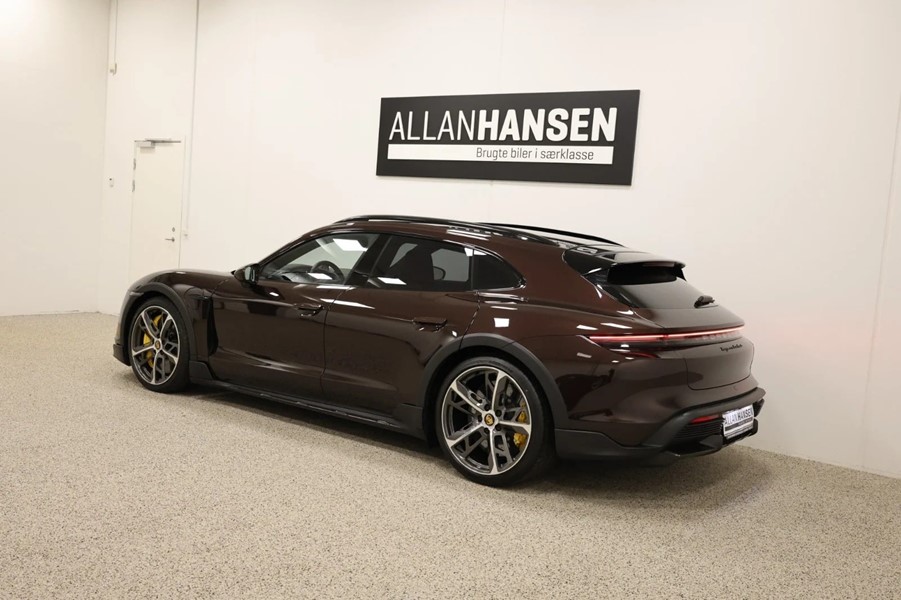 Taycan leasing_2.jpg