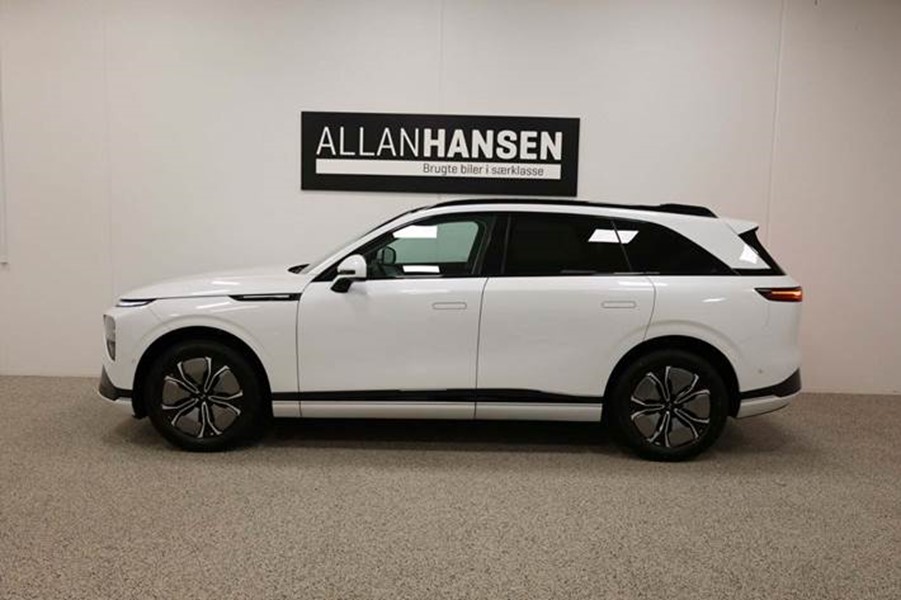 XPENG G9 venstre.jpg