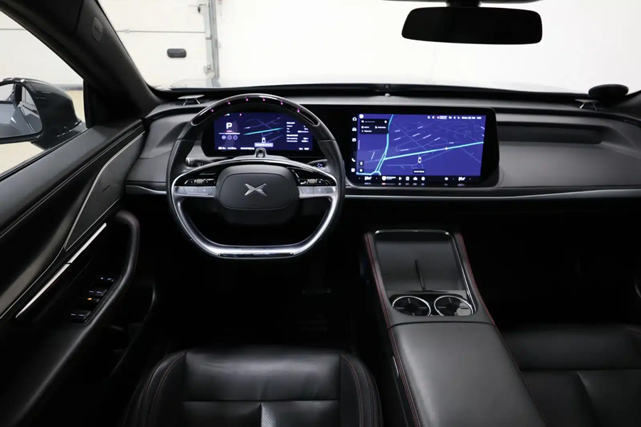 Xpeng p7 førersæde.jpg