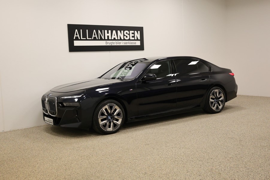 bmw-i7-xdrive60-sort-front-side.jpeg