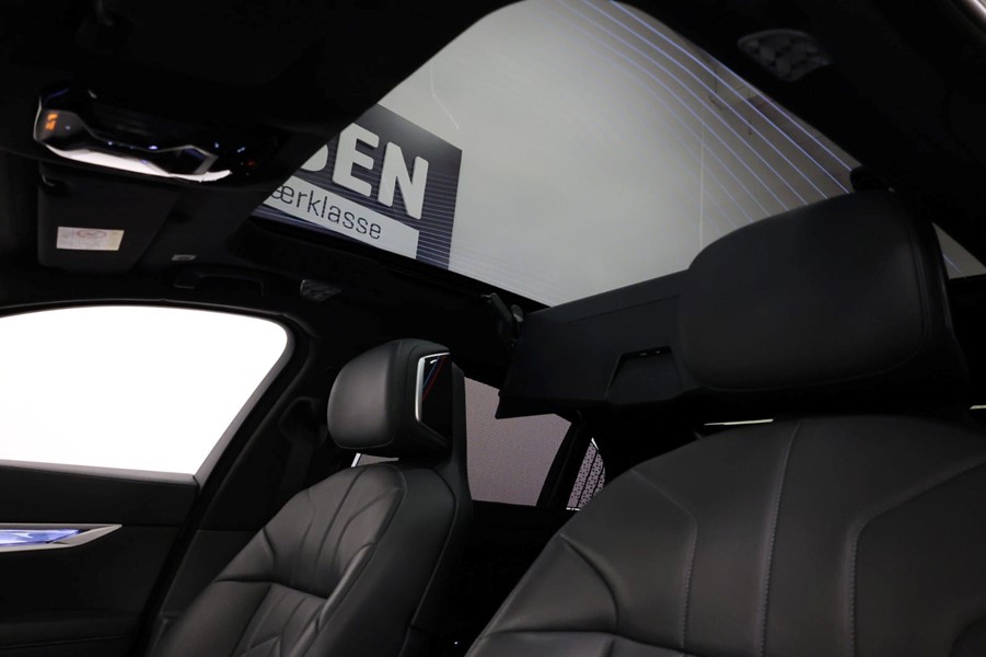 bmw-i7-xdrive60-sort-panoramatag.jpeg