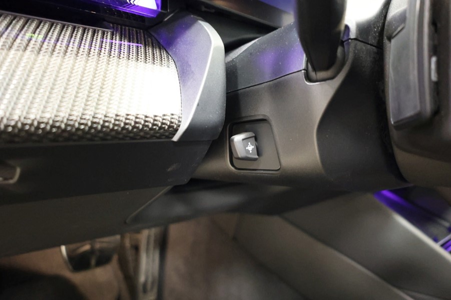 bmw-i5-m60-touring-xdrive-sort-ratstamme-detalje.jpeg