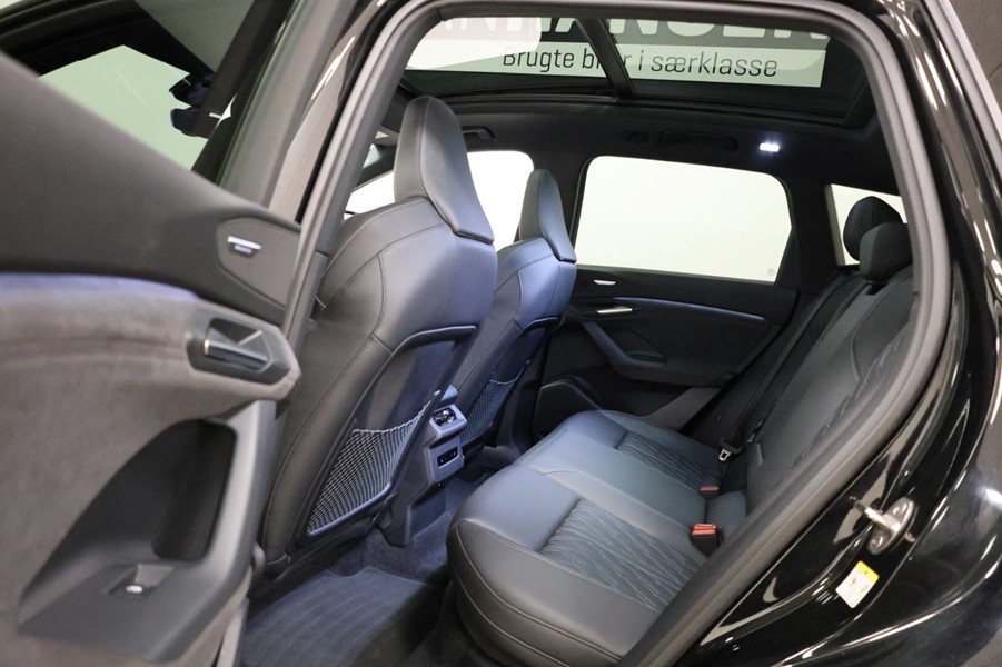 audi-sq6-etron-quattro-sort-bagsaede.jpeg