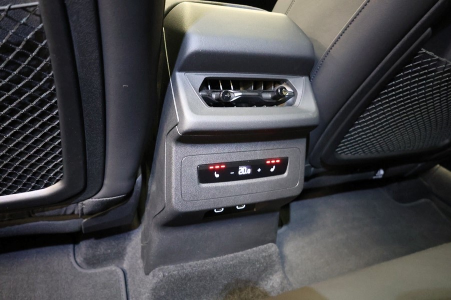 audi-sq6-etron-quattro-sort-bagsaede-klimaanlaeg.jpeg