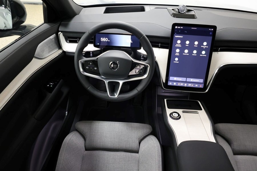 volvo-ex90-twin-ultra-7prs-graa-cockpit-kabine.jpeg