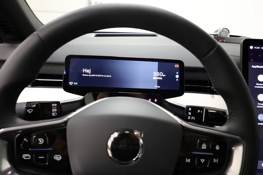 volvo-ex90-twin-ultra-7prs-graa-digitalt-cockpit-rat.jpeg